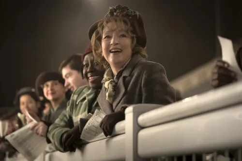 Mrs. Harris Goes to Paris (2022)